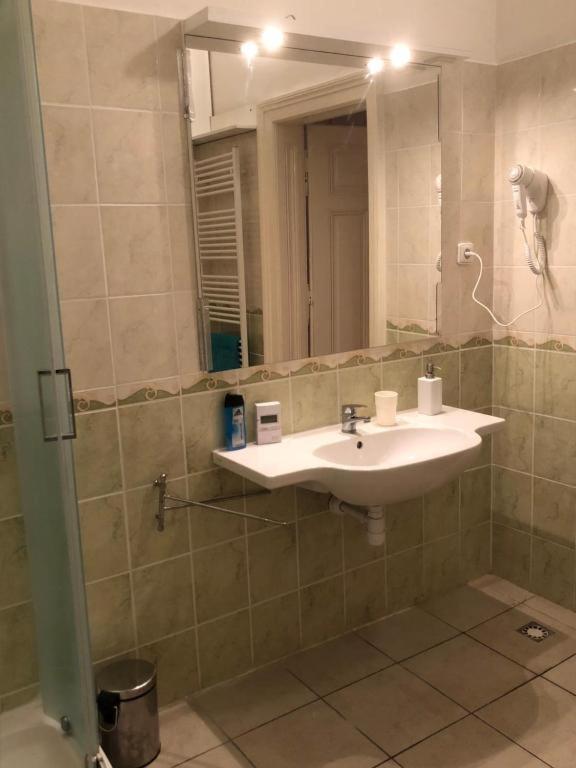 Apatrhostel Brno Bagian luar foto