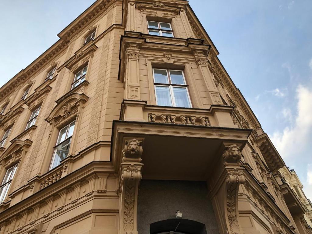 Apatrhostel Brno Bagian luar foto