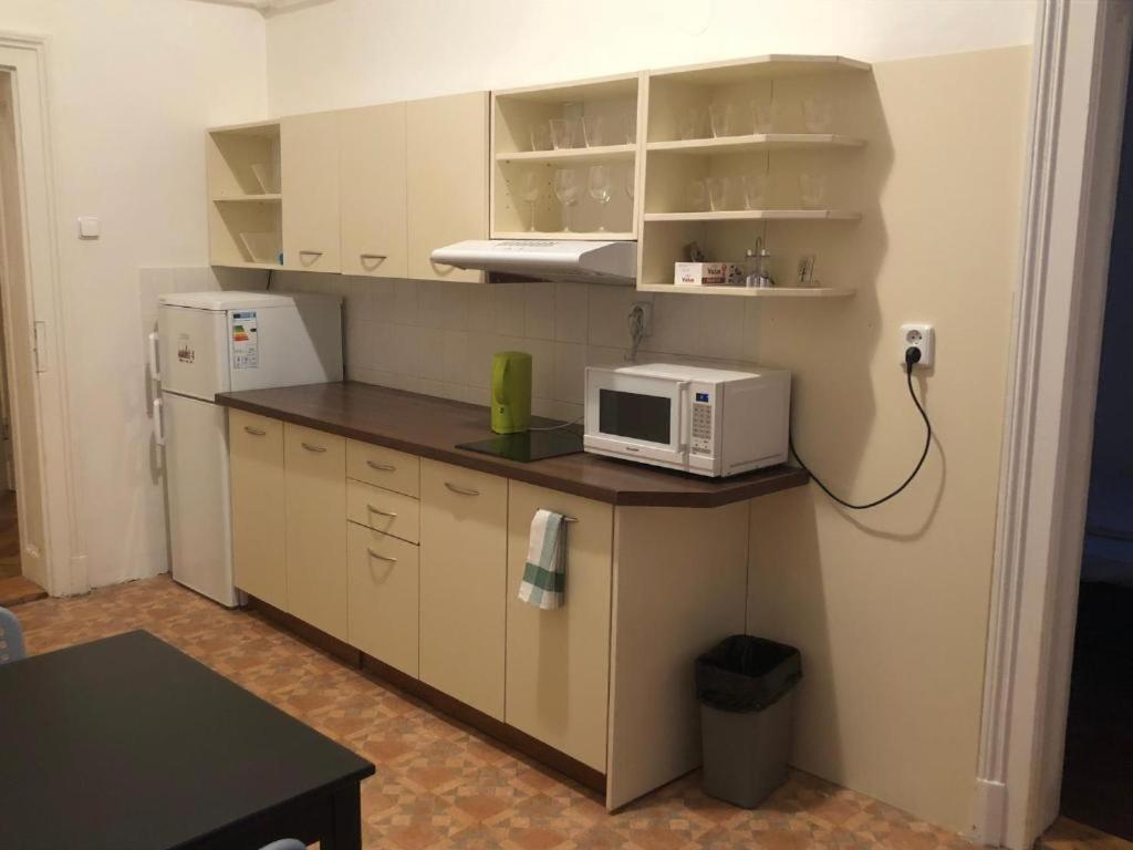 Apatrhostel Brno Bagian luar foto
