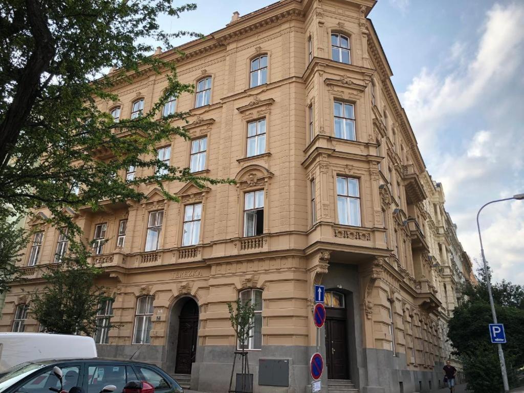 Apatrhostel Brno Bagian luar foto