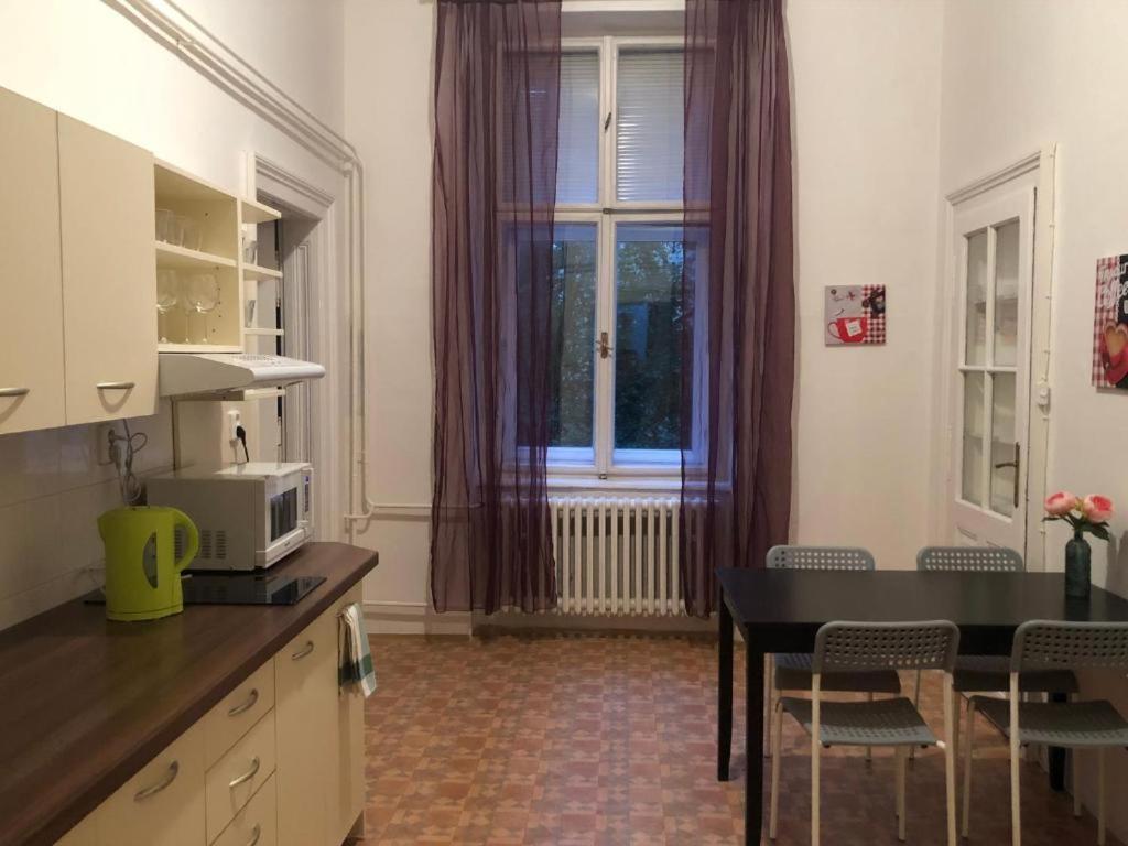 Apatrhostel Brno Bagian luar foto
