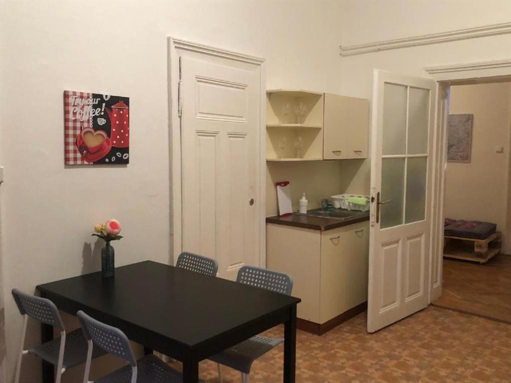 Apatrhostel Brno Bagian luar foto
